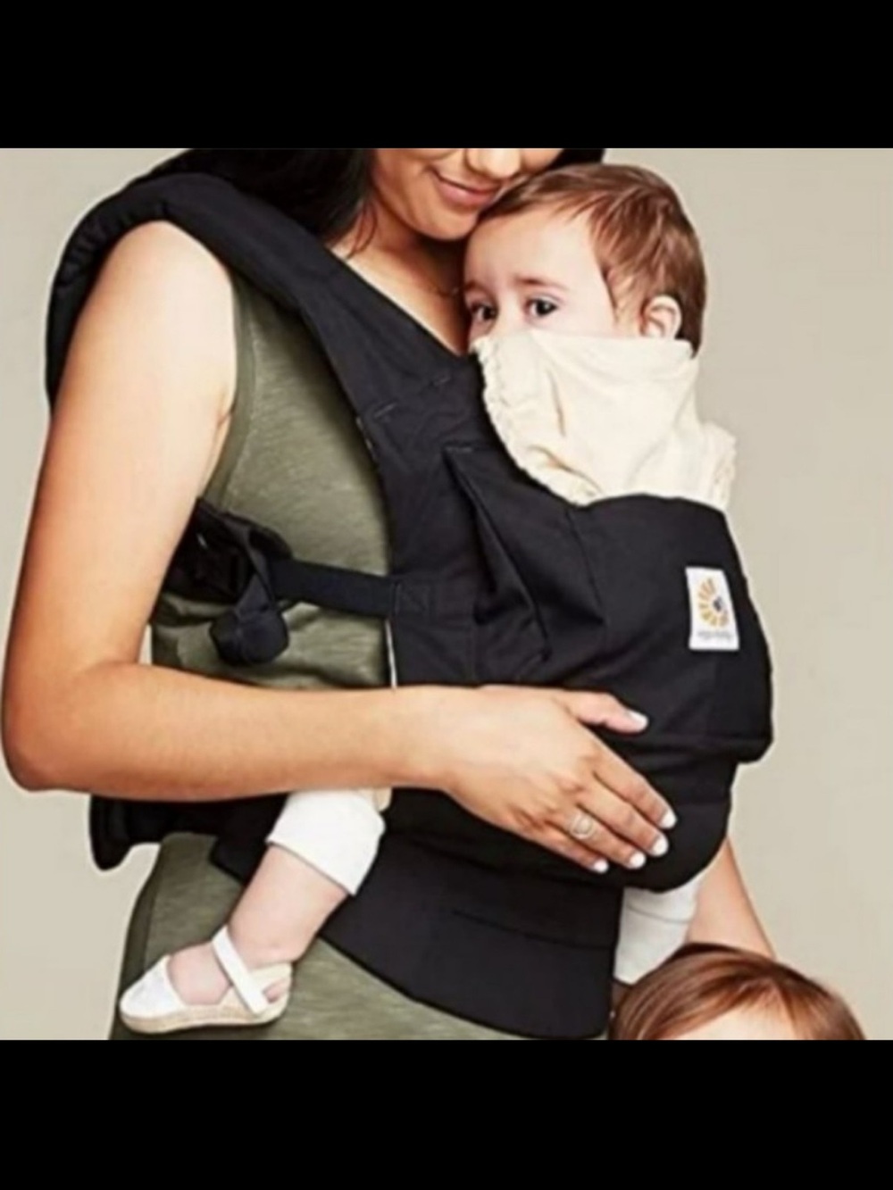 Ergobaby carrier black tan